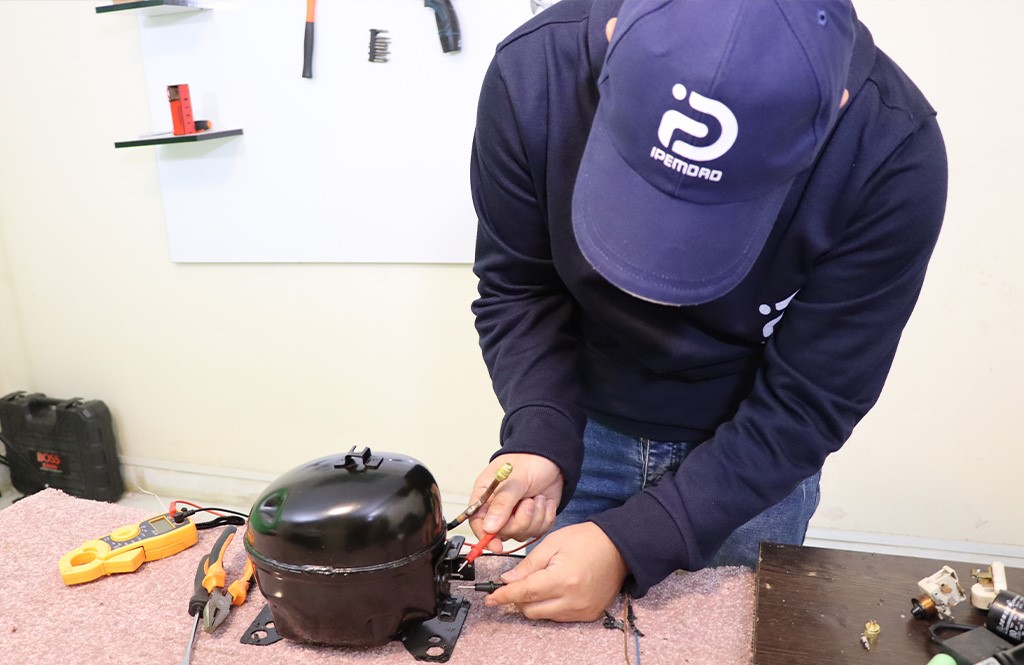 مقایسه آی پی امداد با سام سرویس برای تعمیرات سامسونگ در تهران